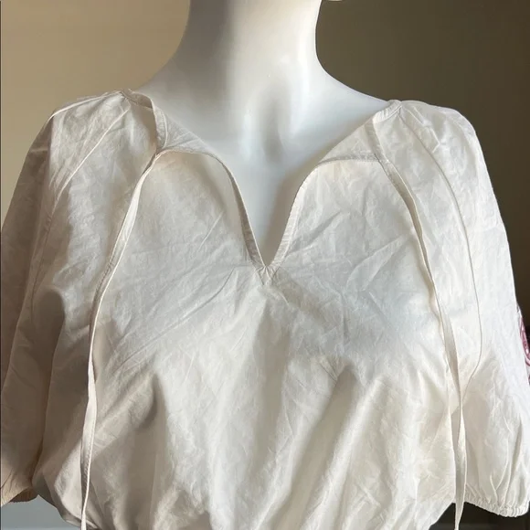 Elegant Cream Women's Top. - Picture 2 of 11